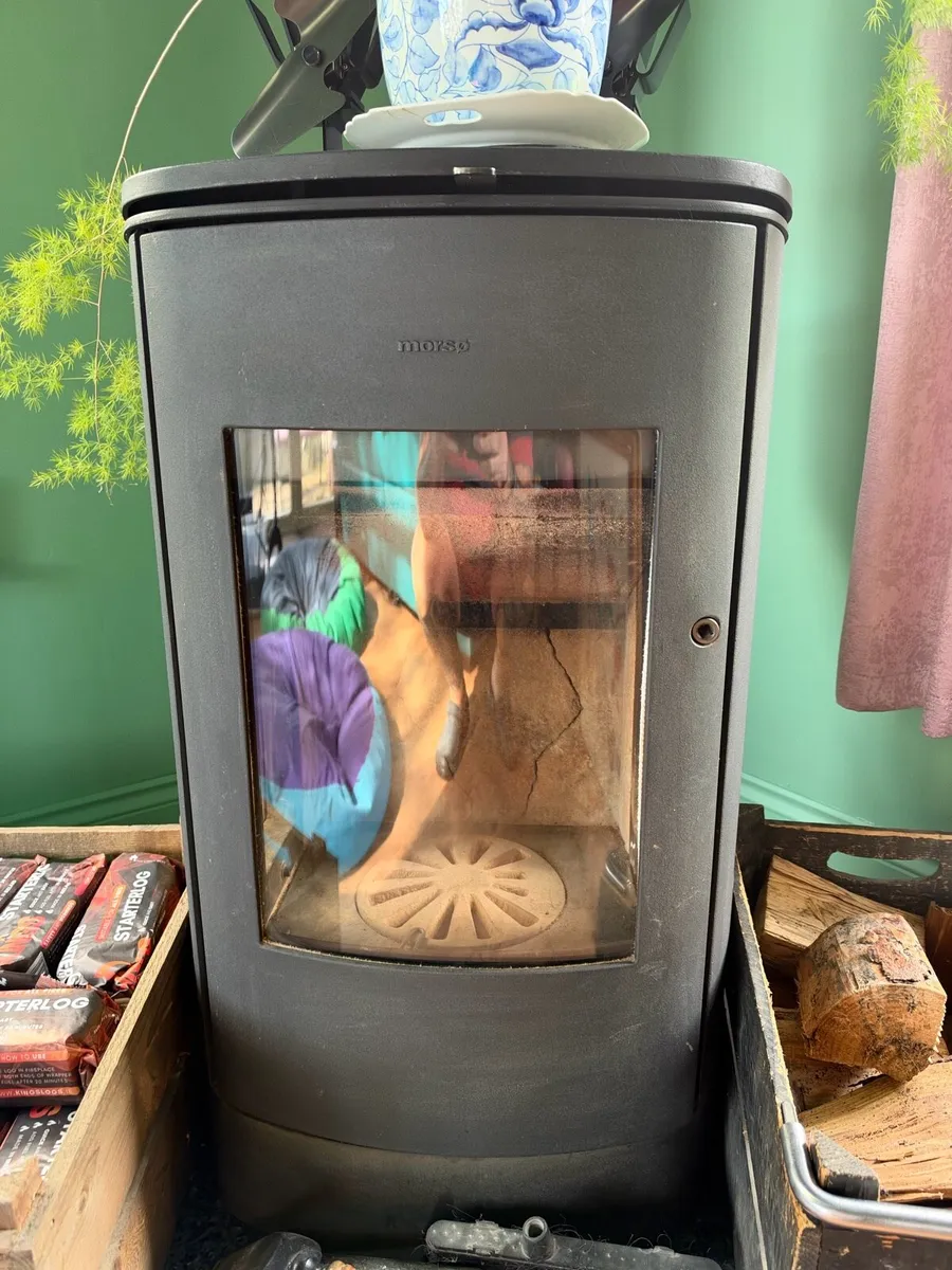 Wood stove - Image 1