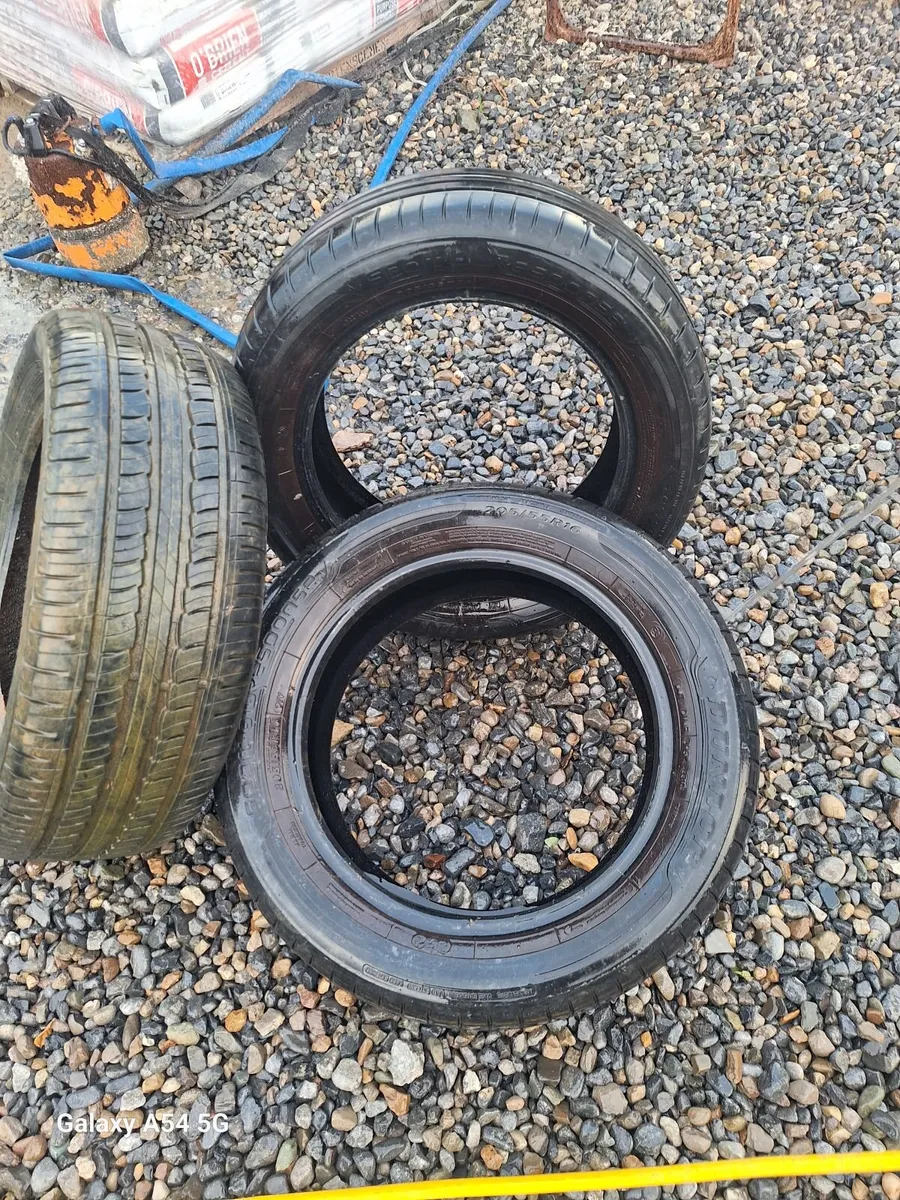 Dunlop tyres 205 55 r 16 - Image 3