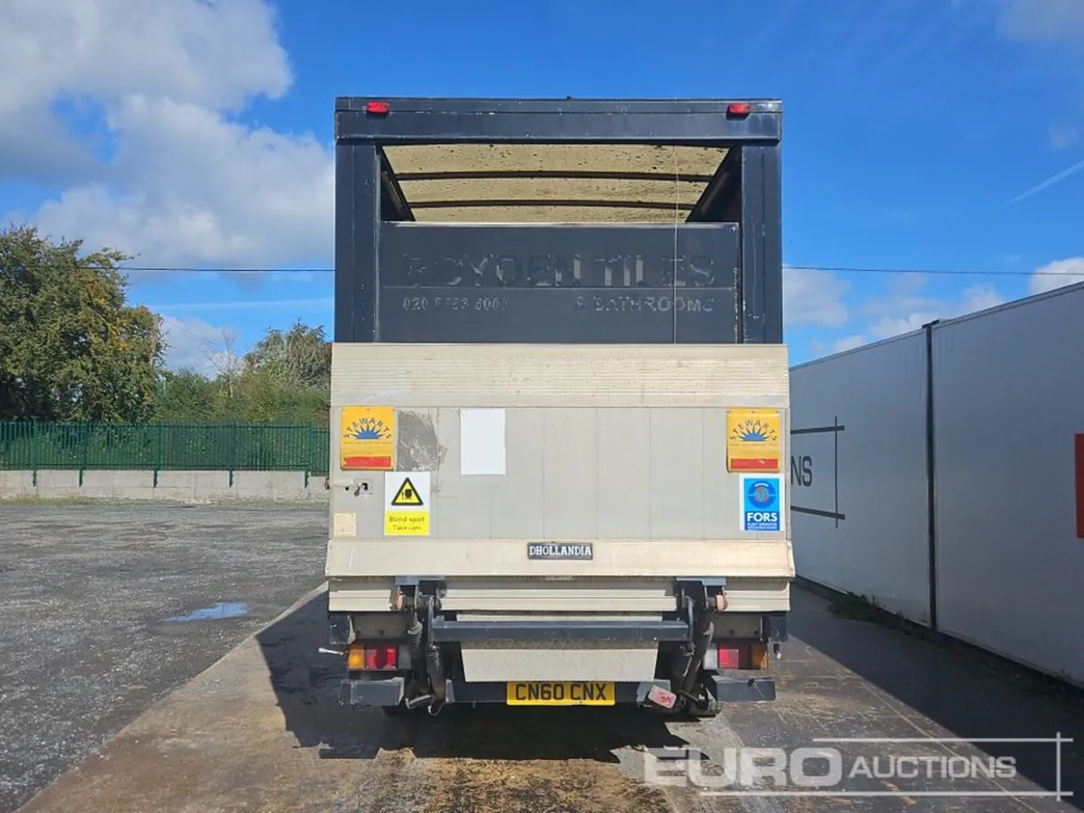 2011 Isuzu NPR-7 - Image 3
