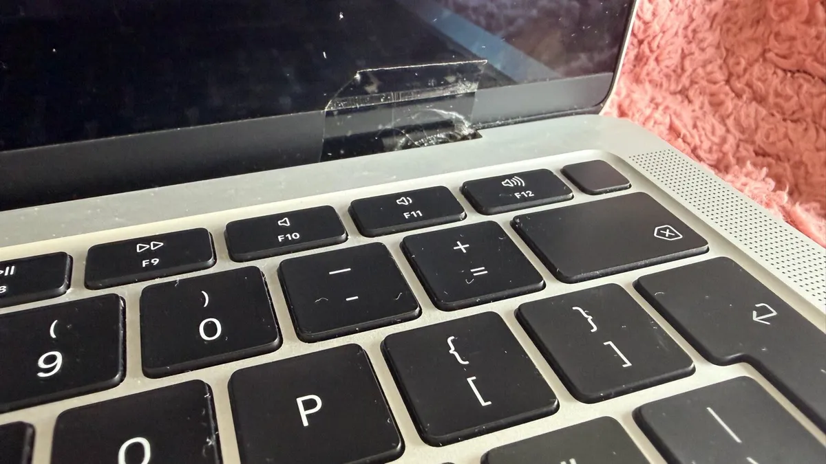 MacBook - Image 4