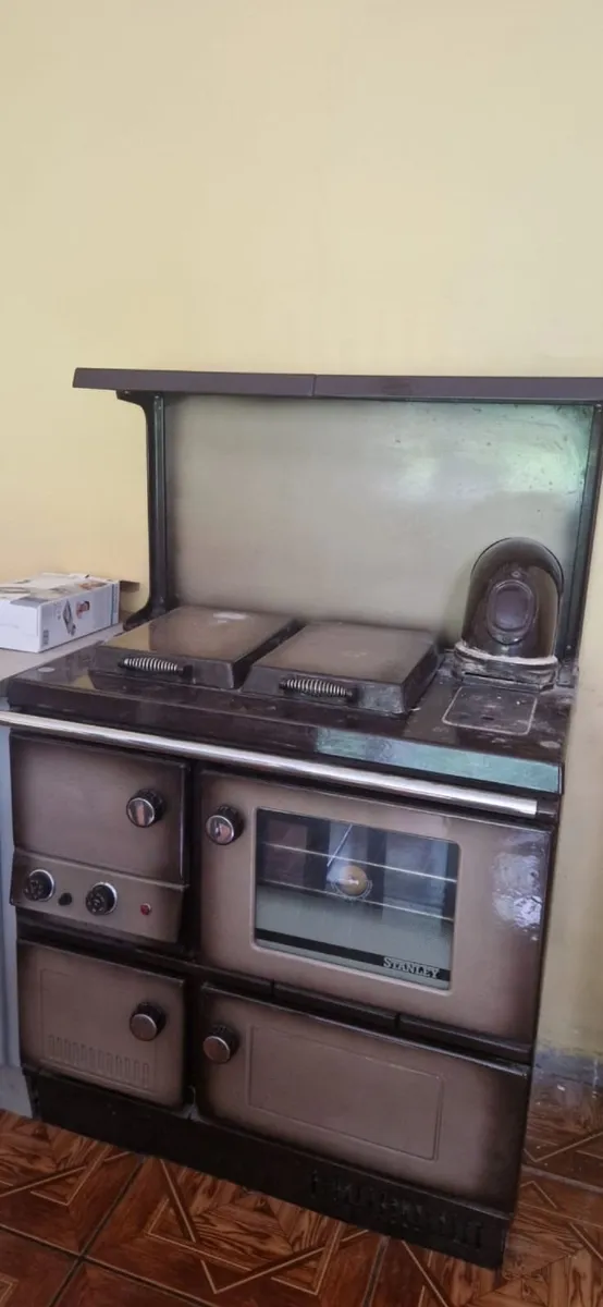 Oil Stanley Stove (in working order)