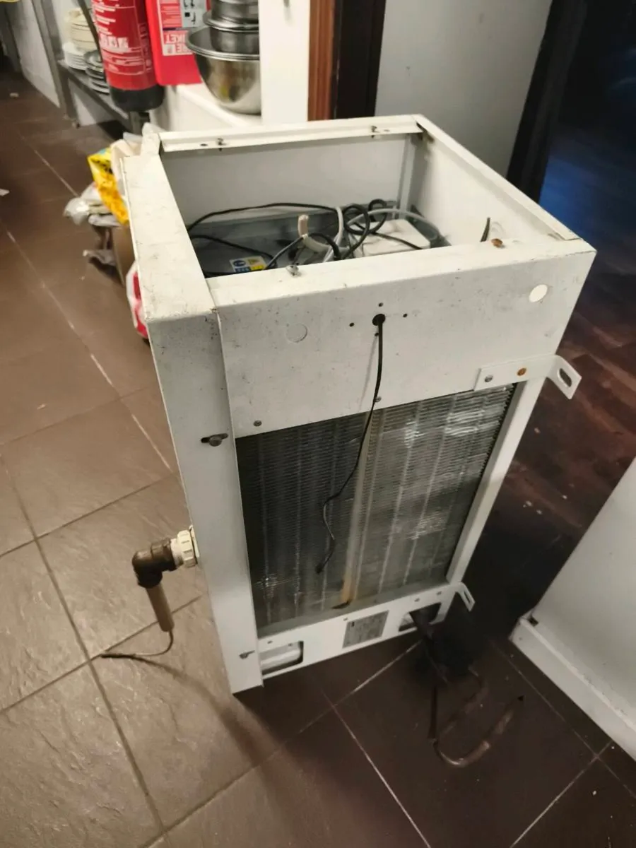 Freezer room compressor and evaporator - Image 3