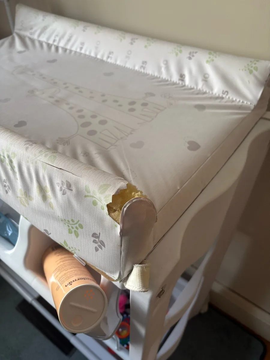 Baby changing unit - Image 1