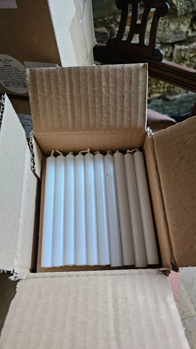 300 x White Candles - Image 3