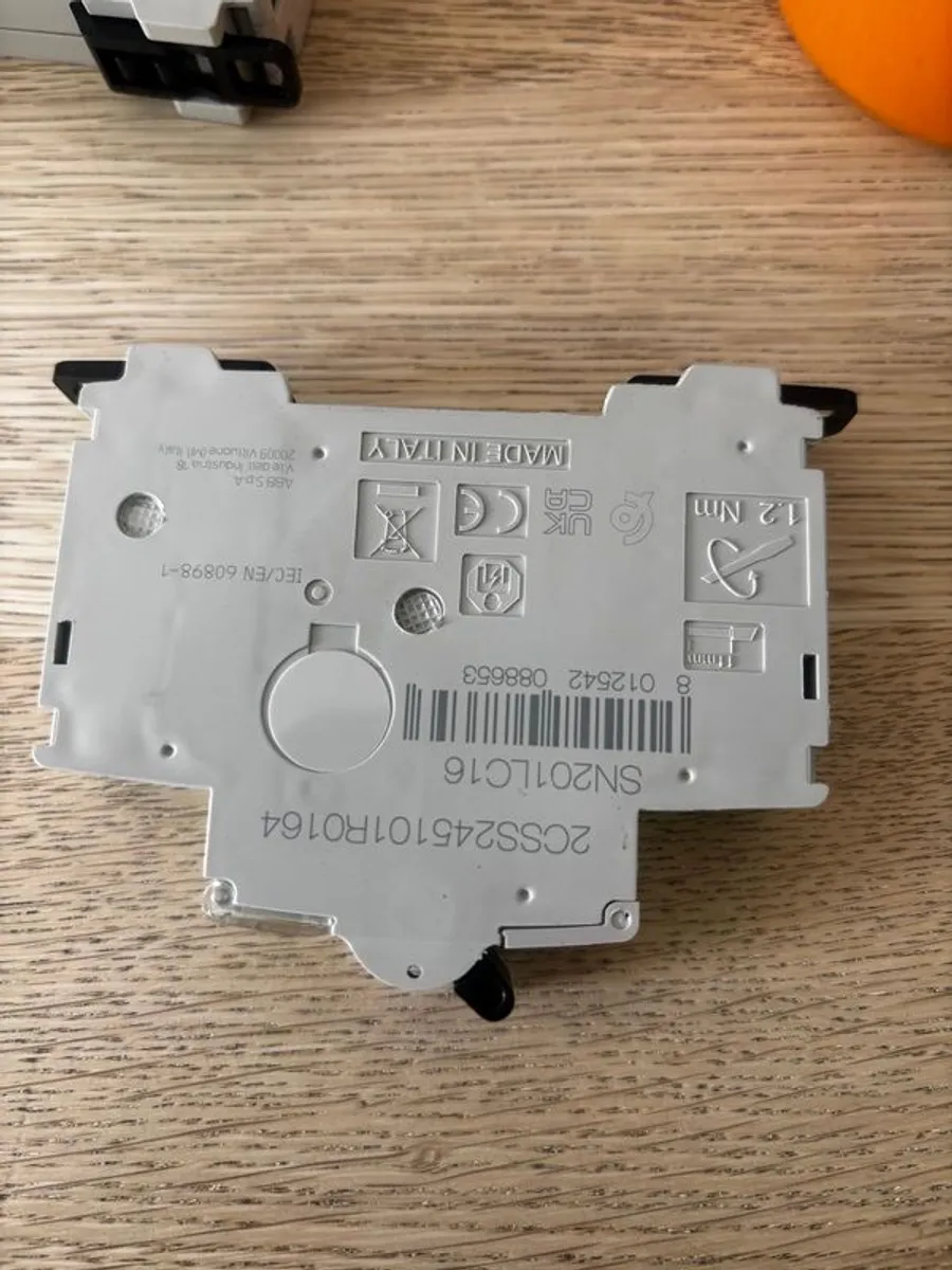 Abb Sn201 D16 & C16 Mcbs  16a 1pn 7 Brand New D16 - Image 4