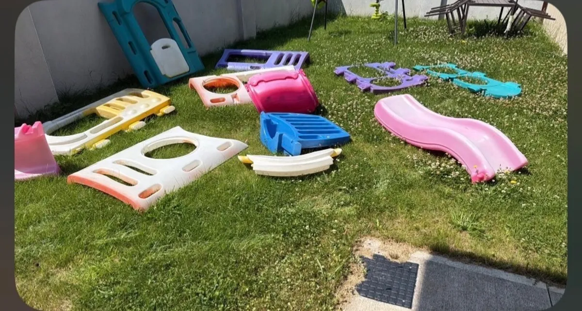 Little tikes outdoor play centre - Image 2