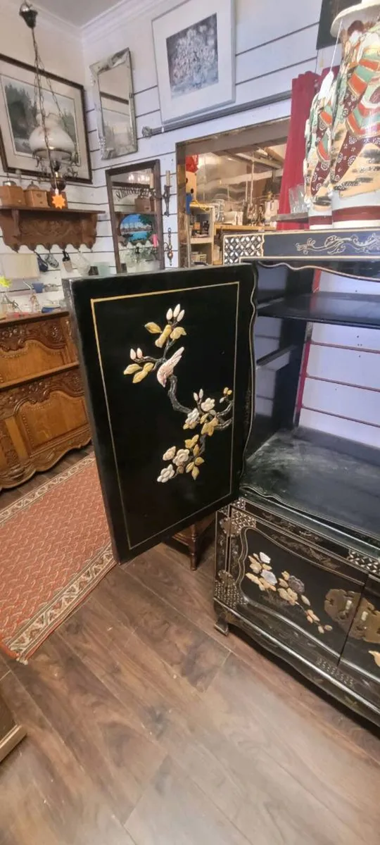 Vintage Chinese TV cabinet - Image 4