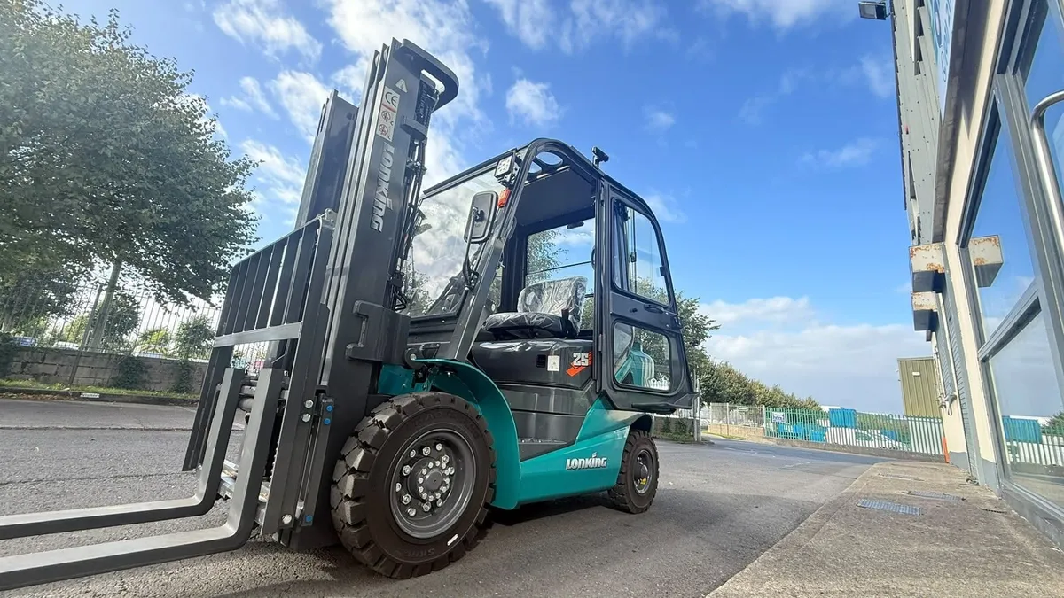 Lonking  2.5 Ton Diesel Forklift |Triplex Mast - Image 4