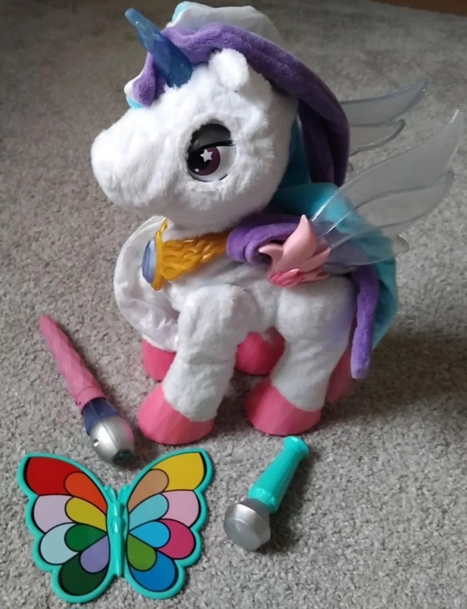 VTech Myla The Magical Make-Up Unicorn - Image 1