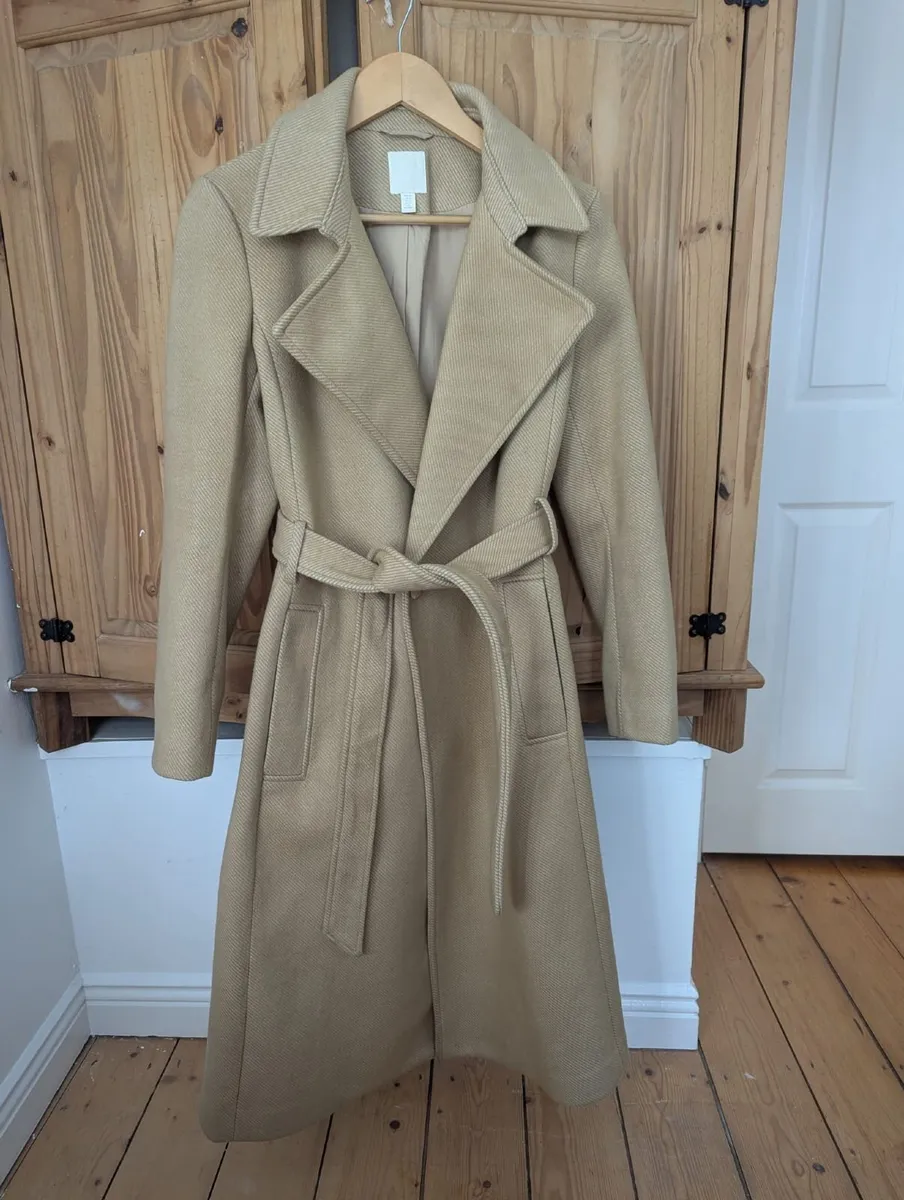 Beige/Camel Tie-belt coat