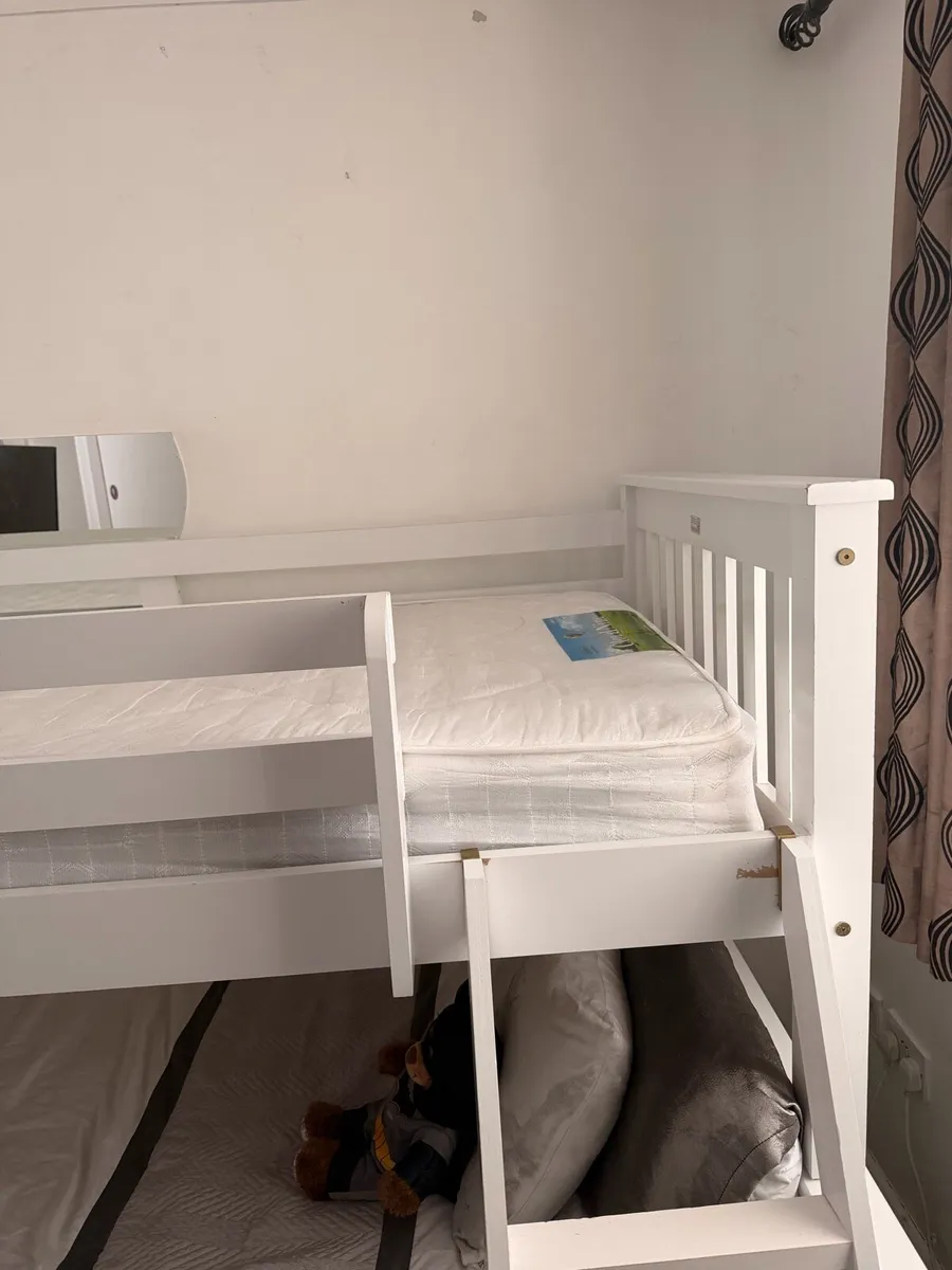 Single bed with mattress - Image 2