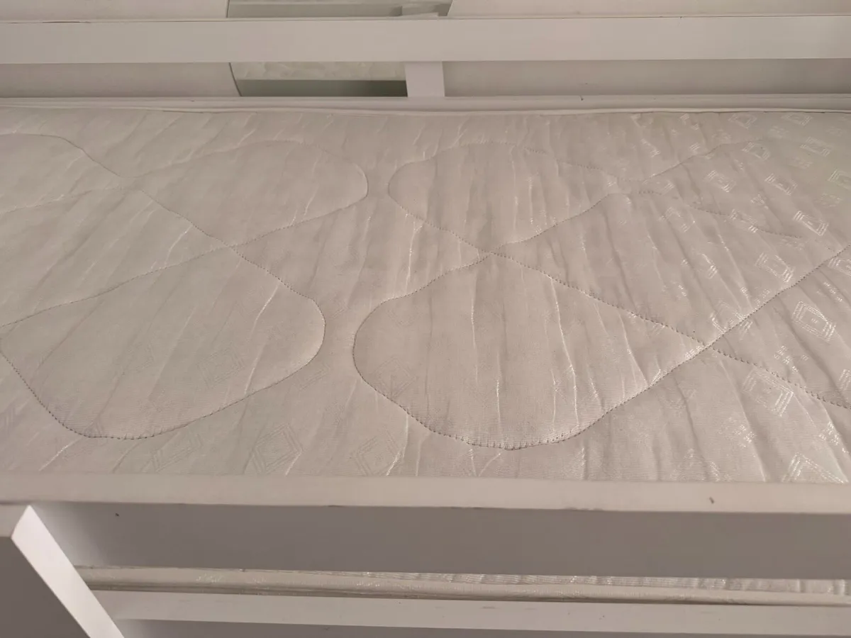 Single bed with mattress - Image 3