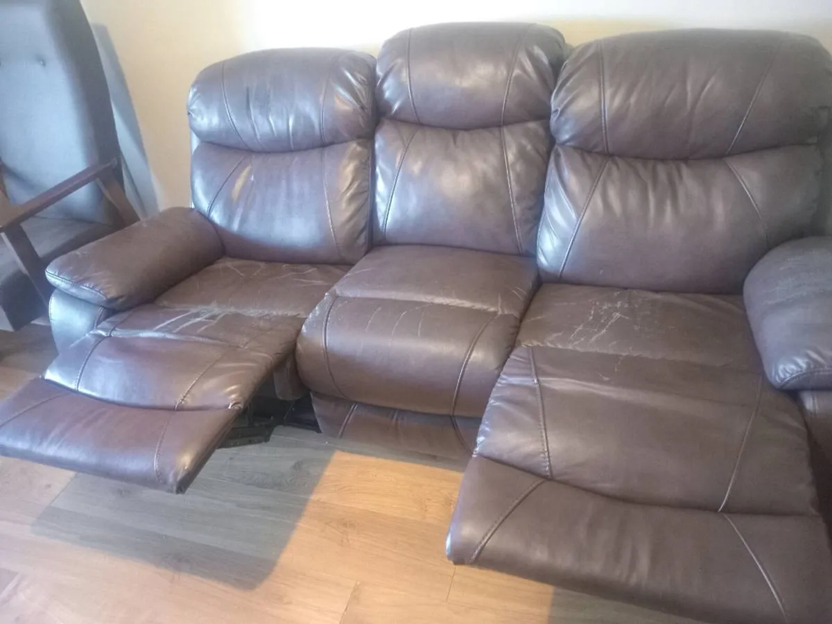 3 seater couch - Image 2