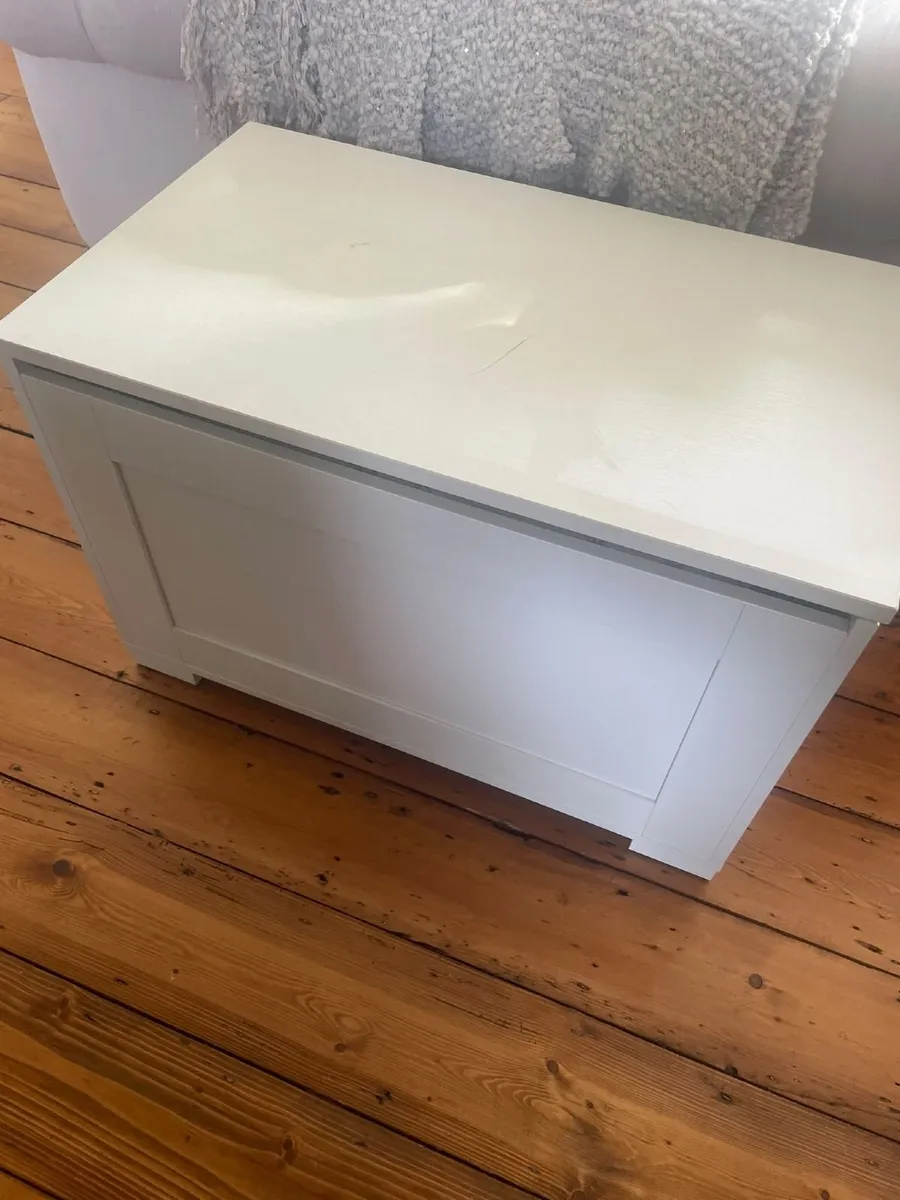 Mamas & Poppas Harrow Storage Chest - Free - Image 1