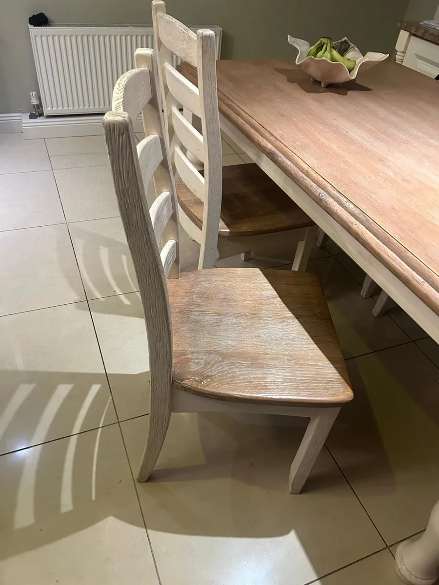 Solid oak table & 6 matching chairs €250 - Image 2