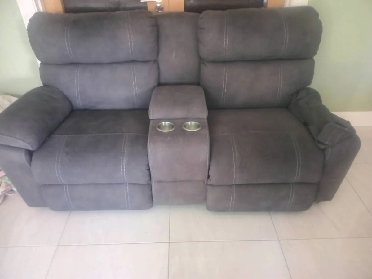 Free couch - Image 1