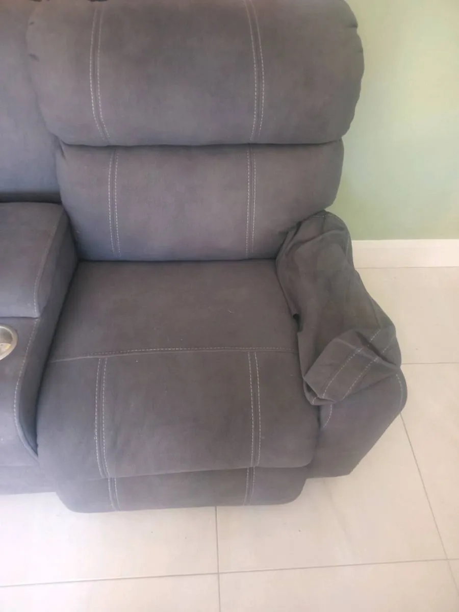 Free couch - Image 2