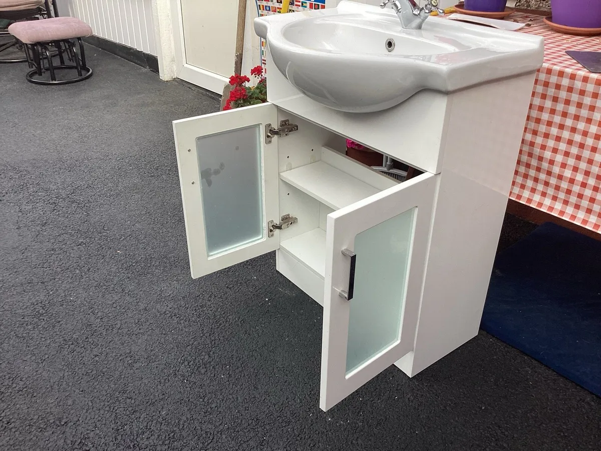 Bathroom vanity unit - Image 4