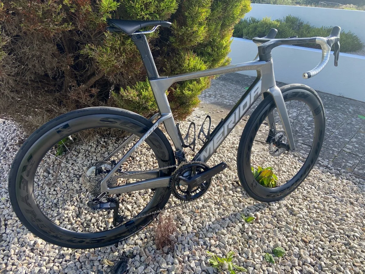Aero Road Bike - Image 4
