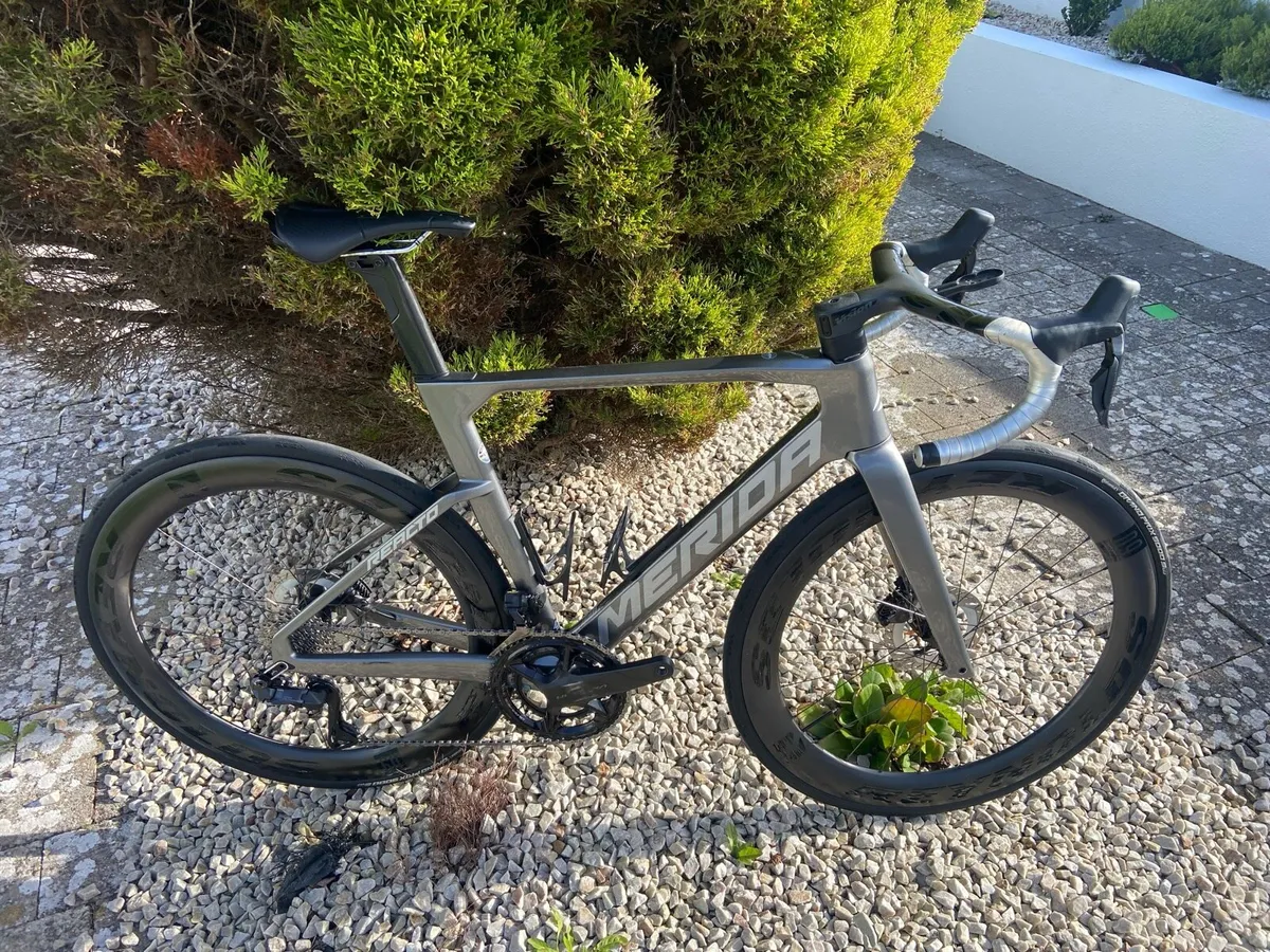 Aero Road Bike - Image 3