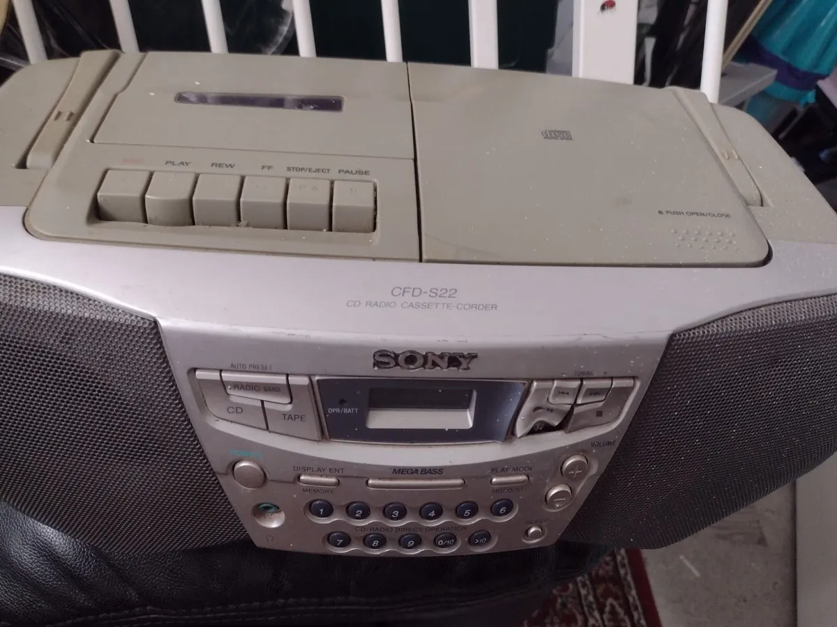 Portable radio/Tape/CDplayer