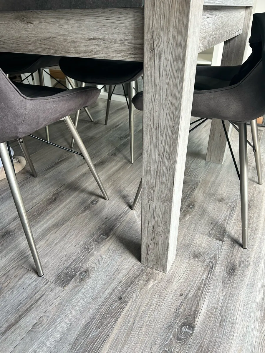 Dining Table and 6 Dining Chairs - Image 3