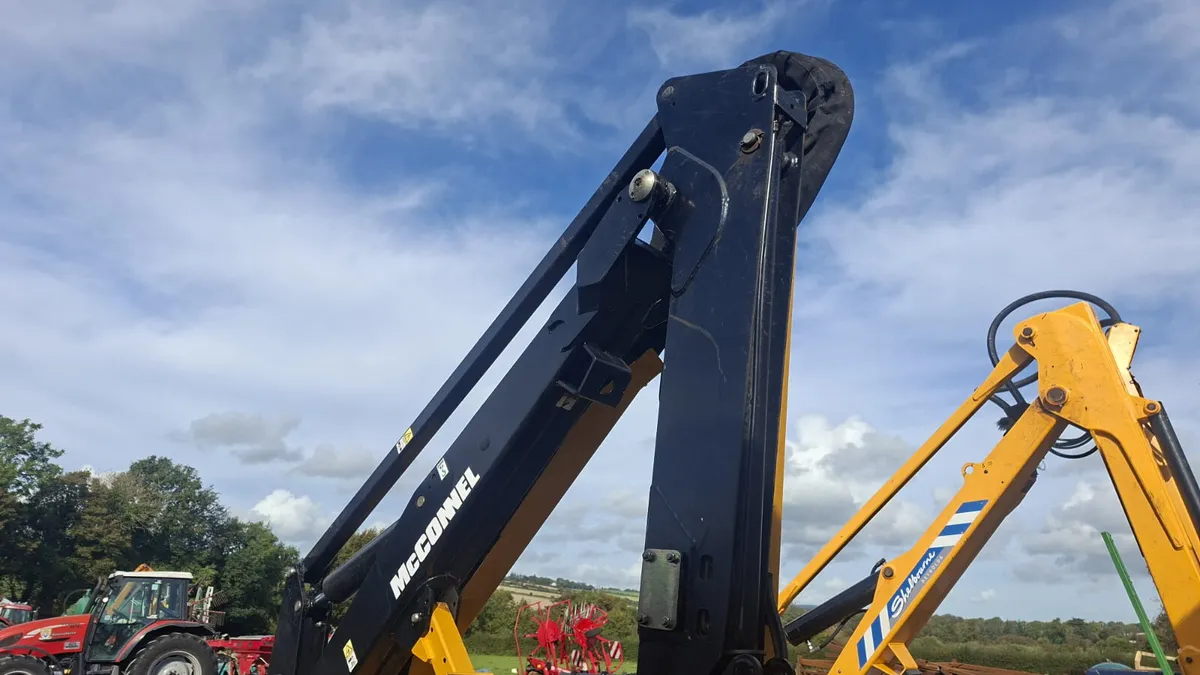 McConnel 6570T Hedge Cutter AS NEW - Image 3