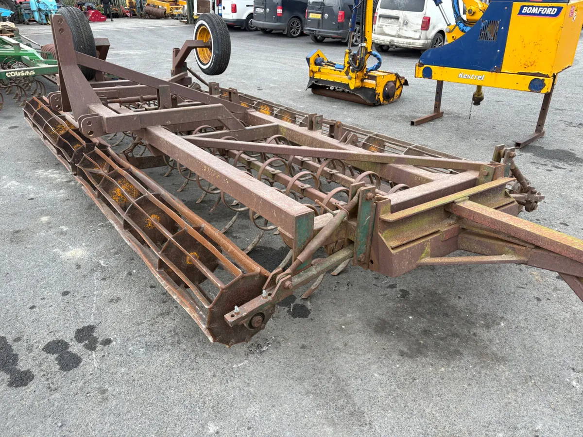Cousins 4.5m Spring tine trailed harrow - Image 4