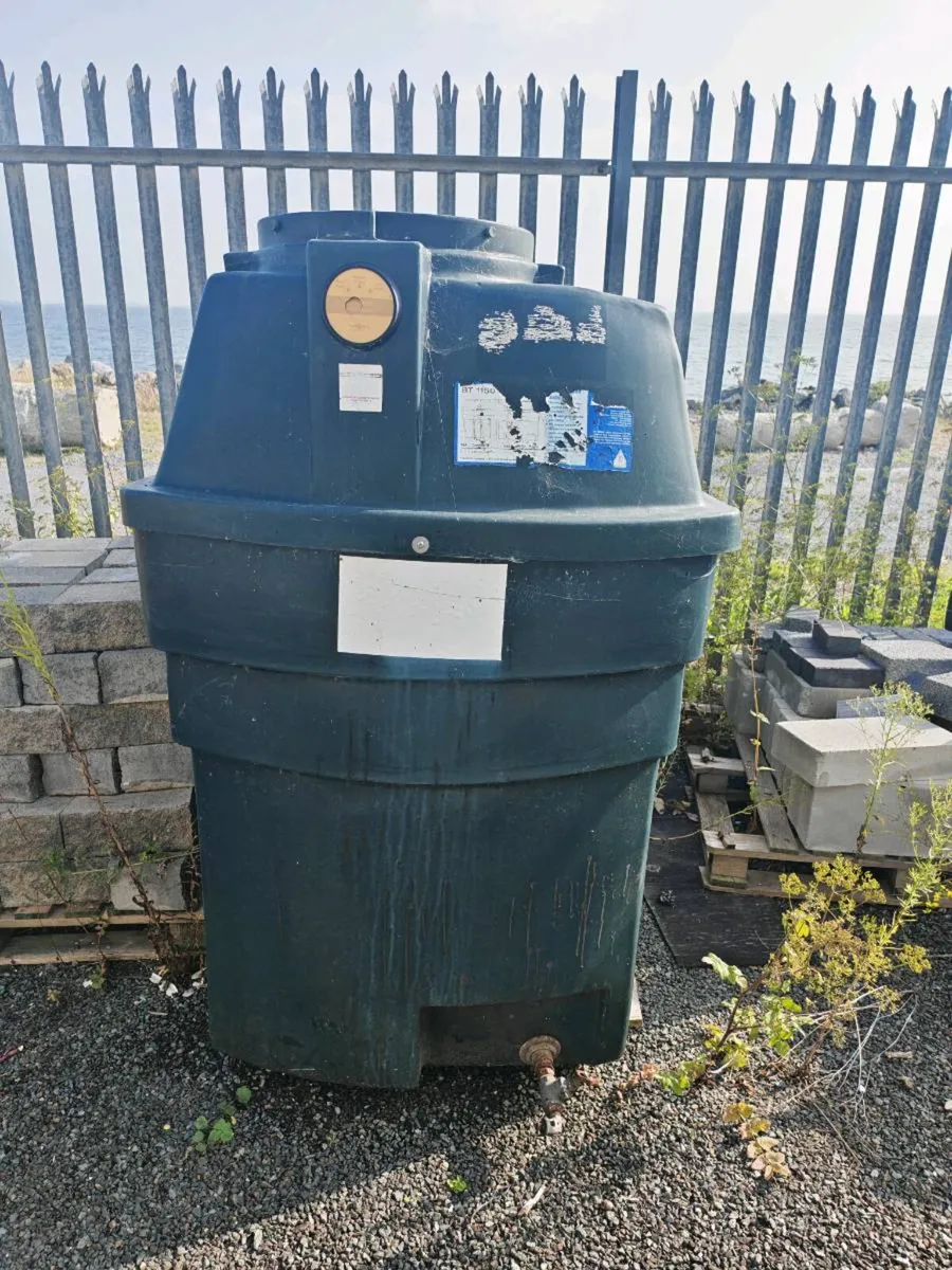 1150 litre bundled oil tank - Image 1