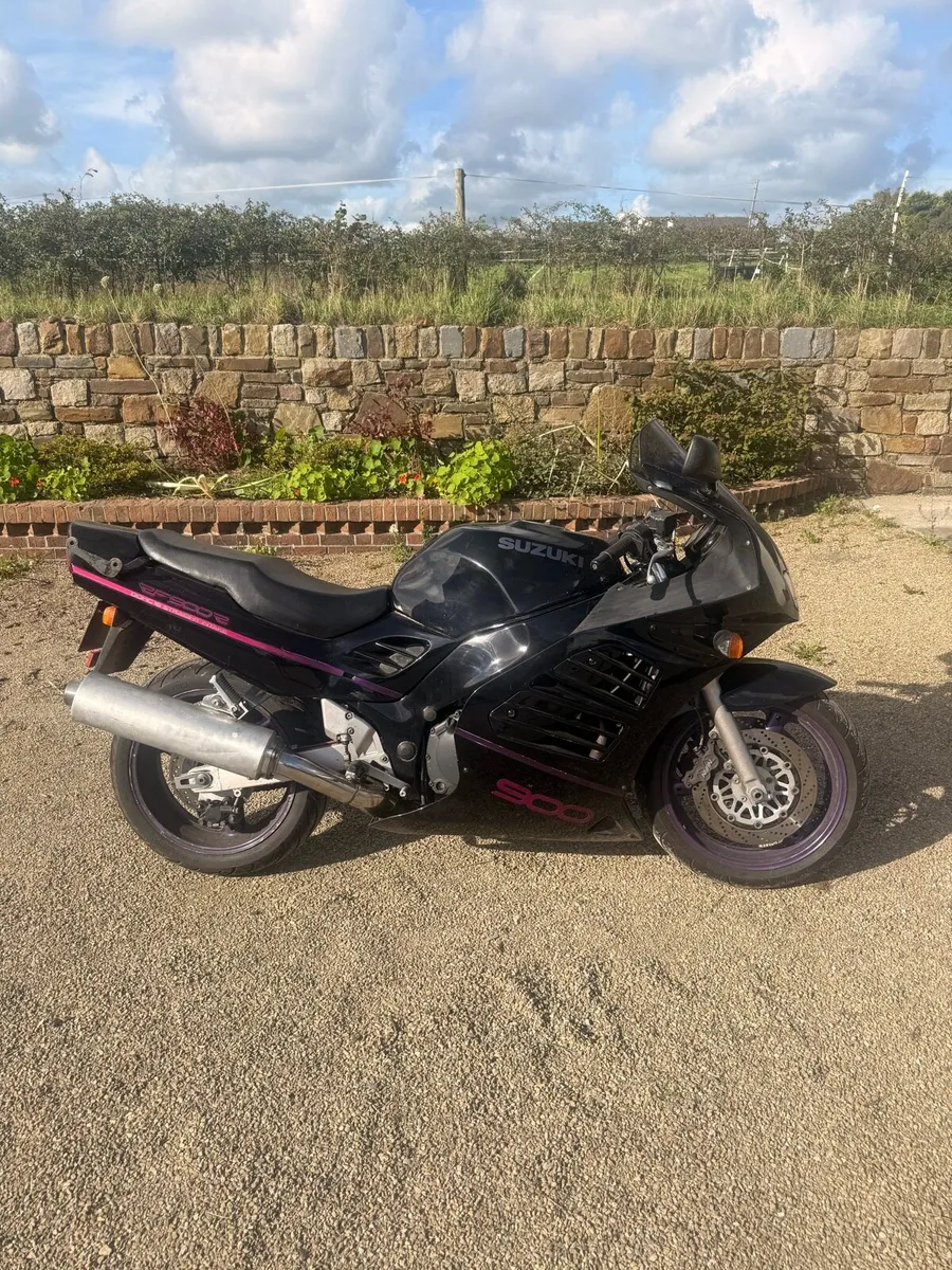 1994 Suzuki RF900R sport touring bike - Image 1