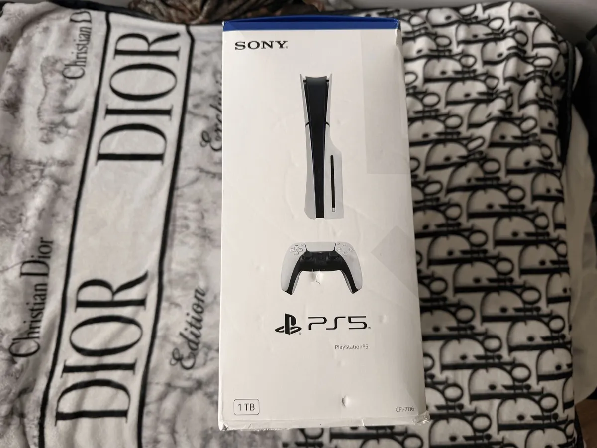 PS5 Disc Edition 1TB – Brand New SEALED – Receipt - Image 3