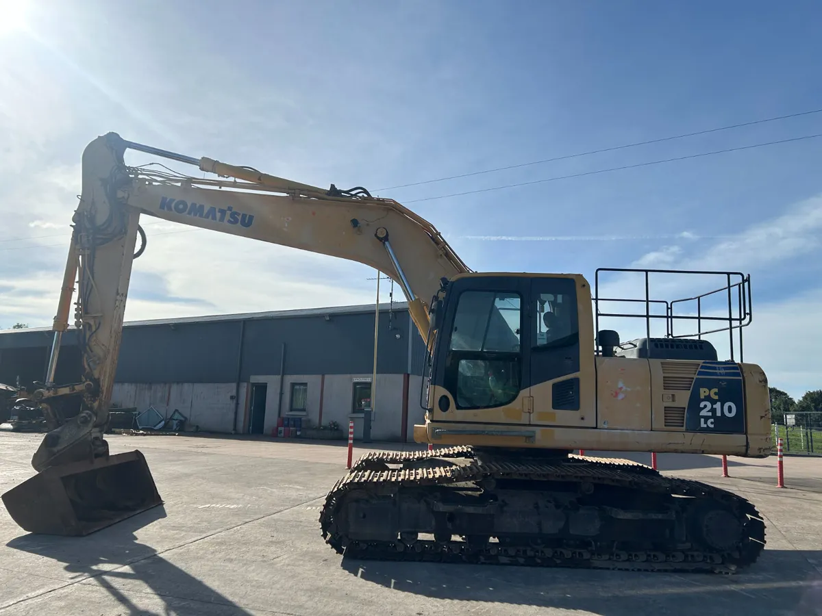 2010 Komatsu PC 210 LC-8 - Image 4