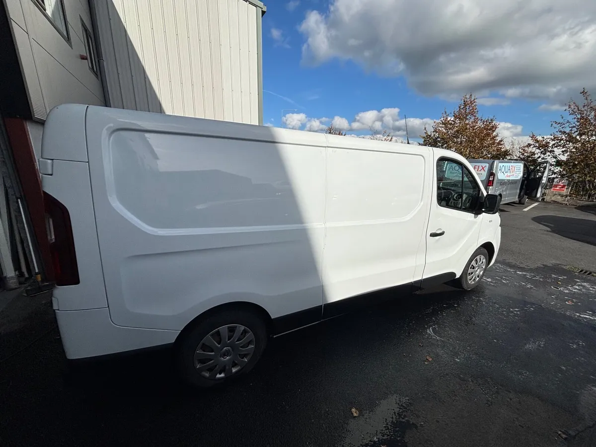 Renault Trafic 2015 - Image 2