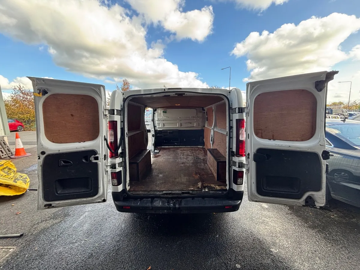Renault Trafic 2015 - Image 3