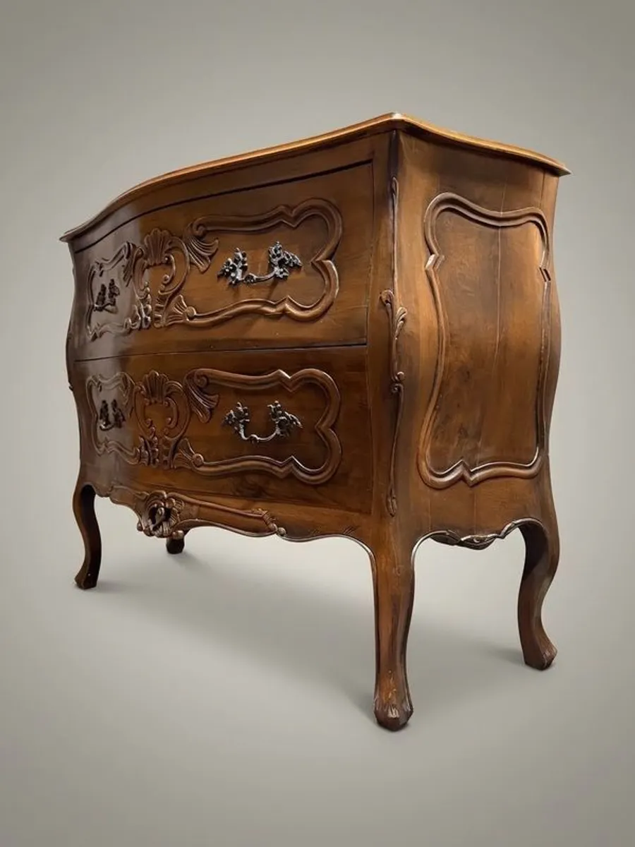 Mid 20th Century Italian Walnut Bombe Chest of Drawers - Image 3