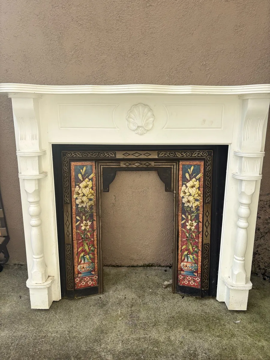 Original cast iron period fire place & mantlepiece - Image 1