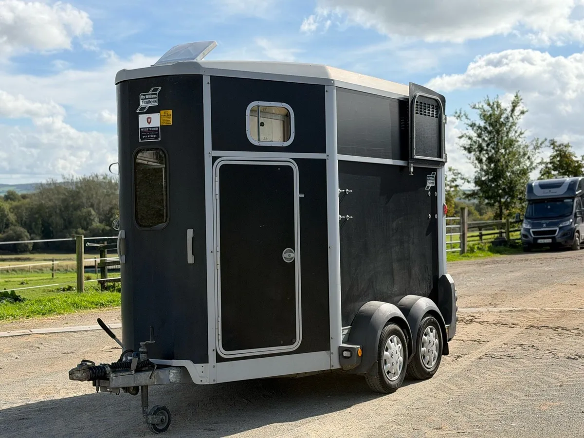 506hbx horses trailer - Image 2