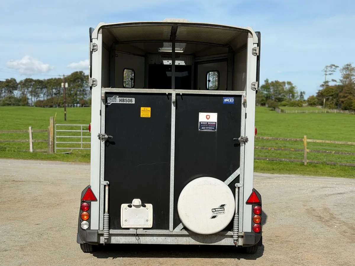 506hbx horses trailer - Image 3