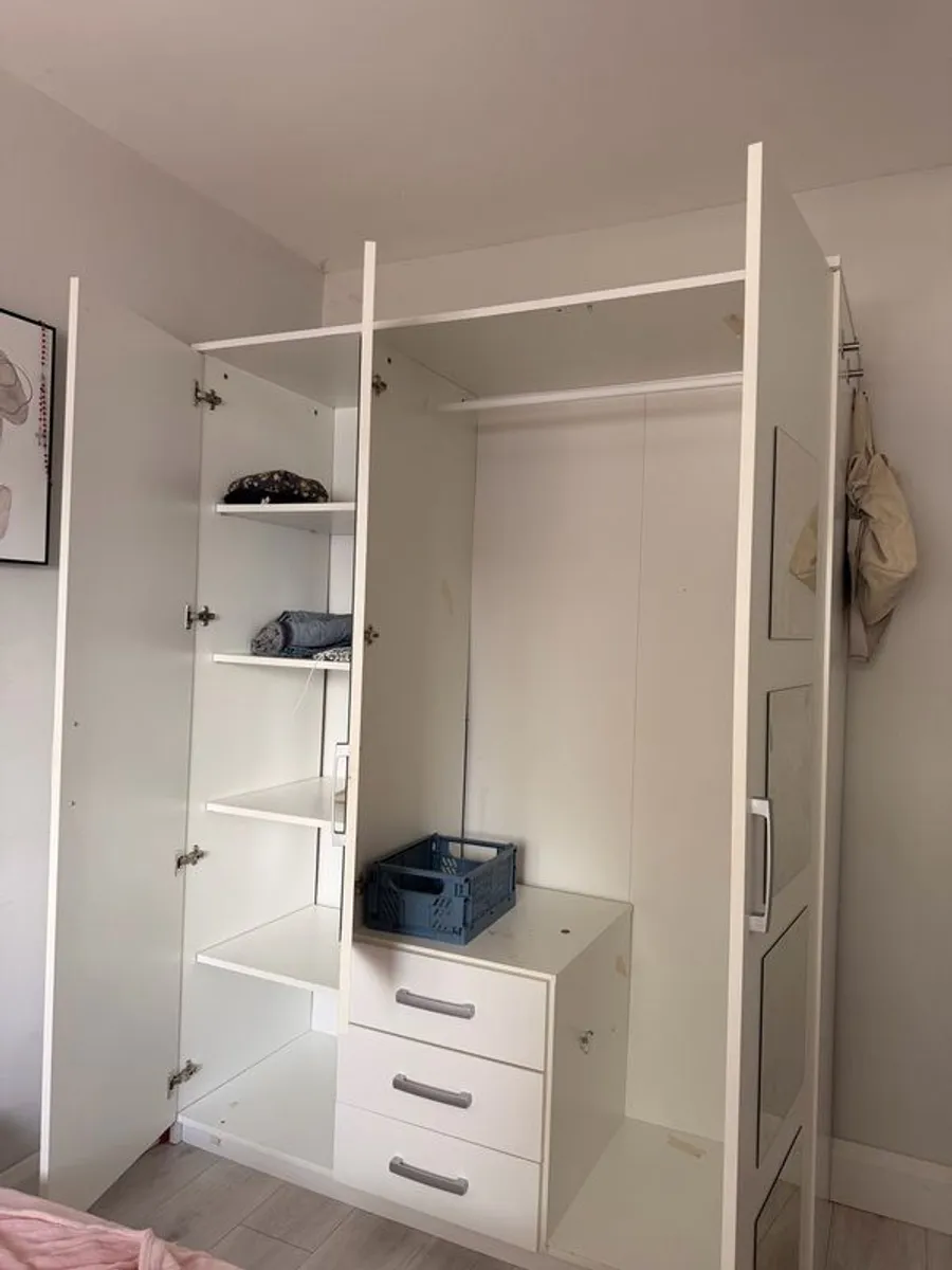 wardrobe - Image 3