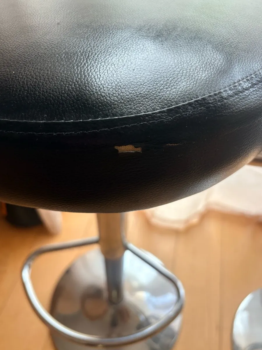 2 x faux leather adjustable bar stools - Image 3