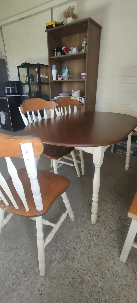 Free table and chairs - Image 2