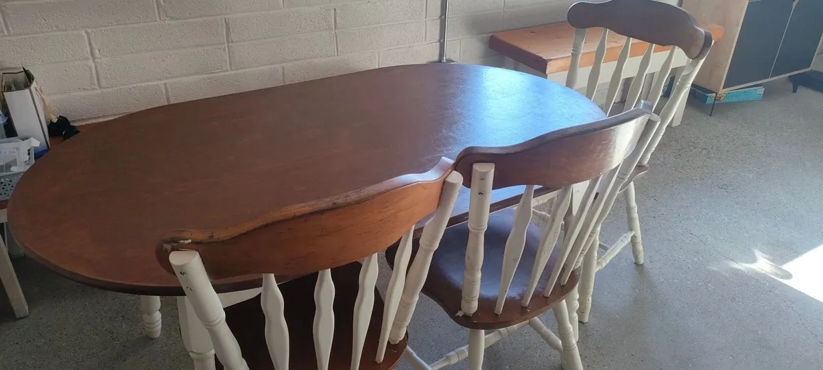 Free table and chairs - Image 3