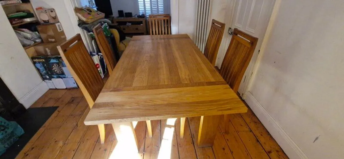 Oak dining table and 6 Chairs - Image 1