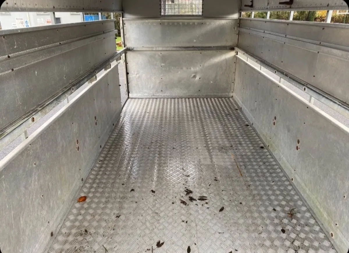 12 by 6 Nugent cattle trailer - Image 3