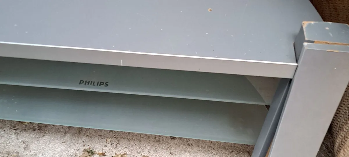 TV stand - Image 2