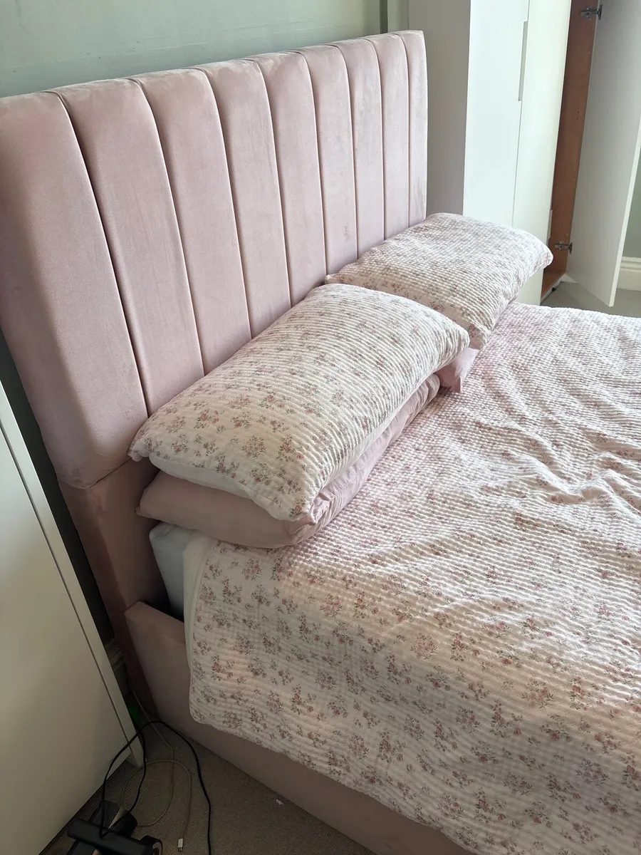 pink upholstered ottoman bed - Image 3