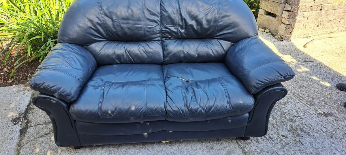 2 sofas