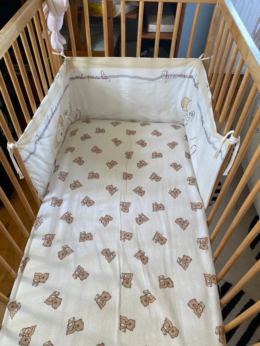 Childs cot - Image 2