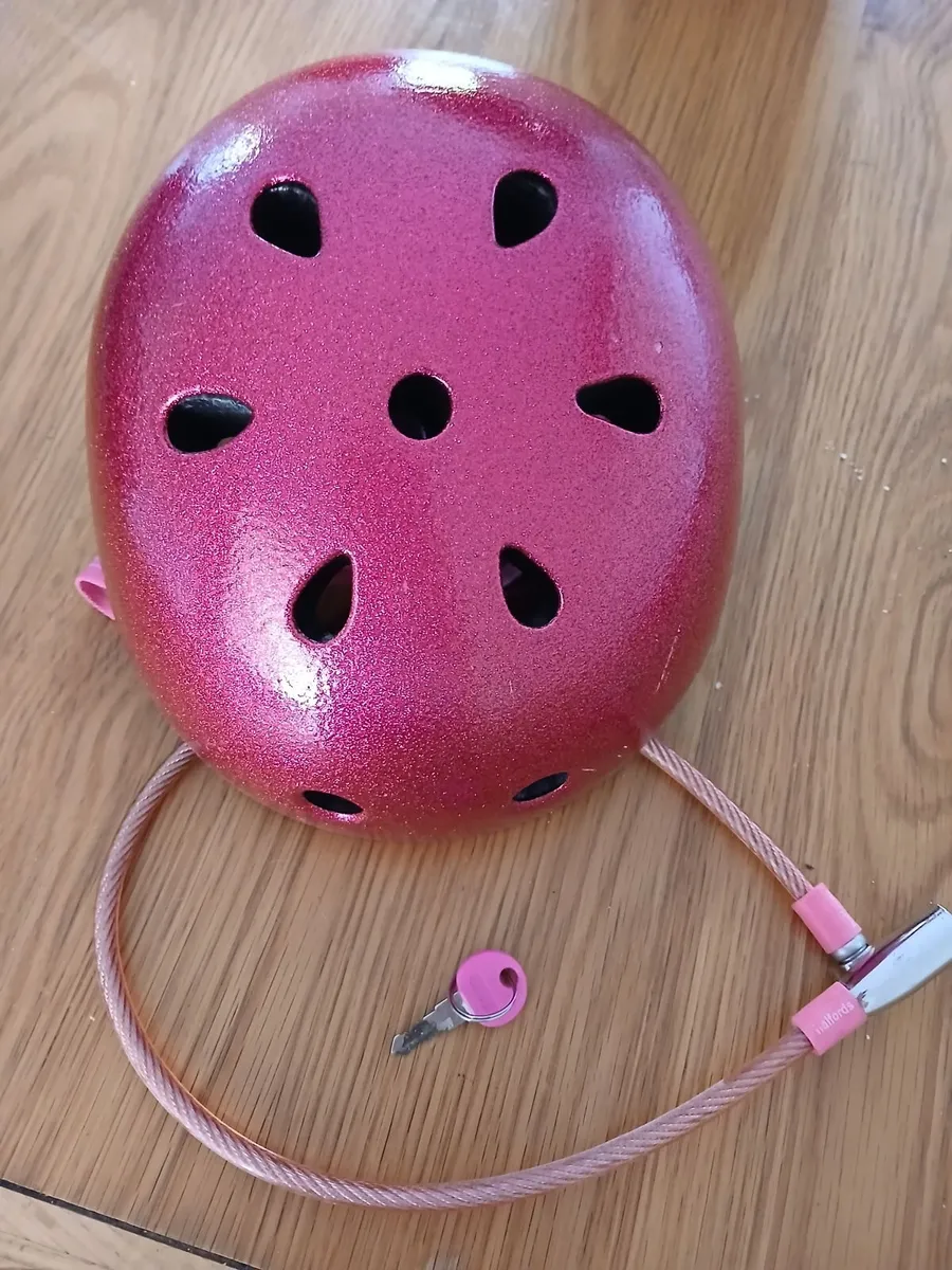 Child helmet & bicycle lock - Image 3