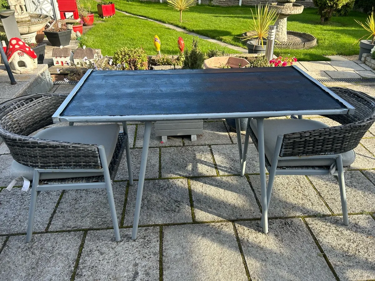 Table & Chairs - Image 2